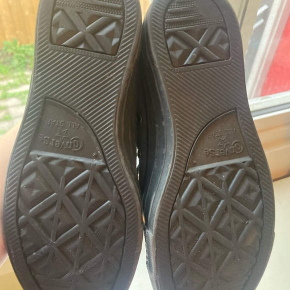 Black converse - Picture 6 of 6